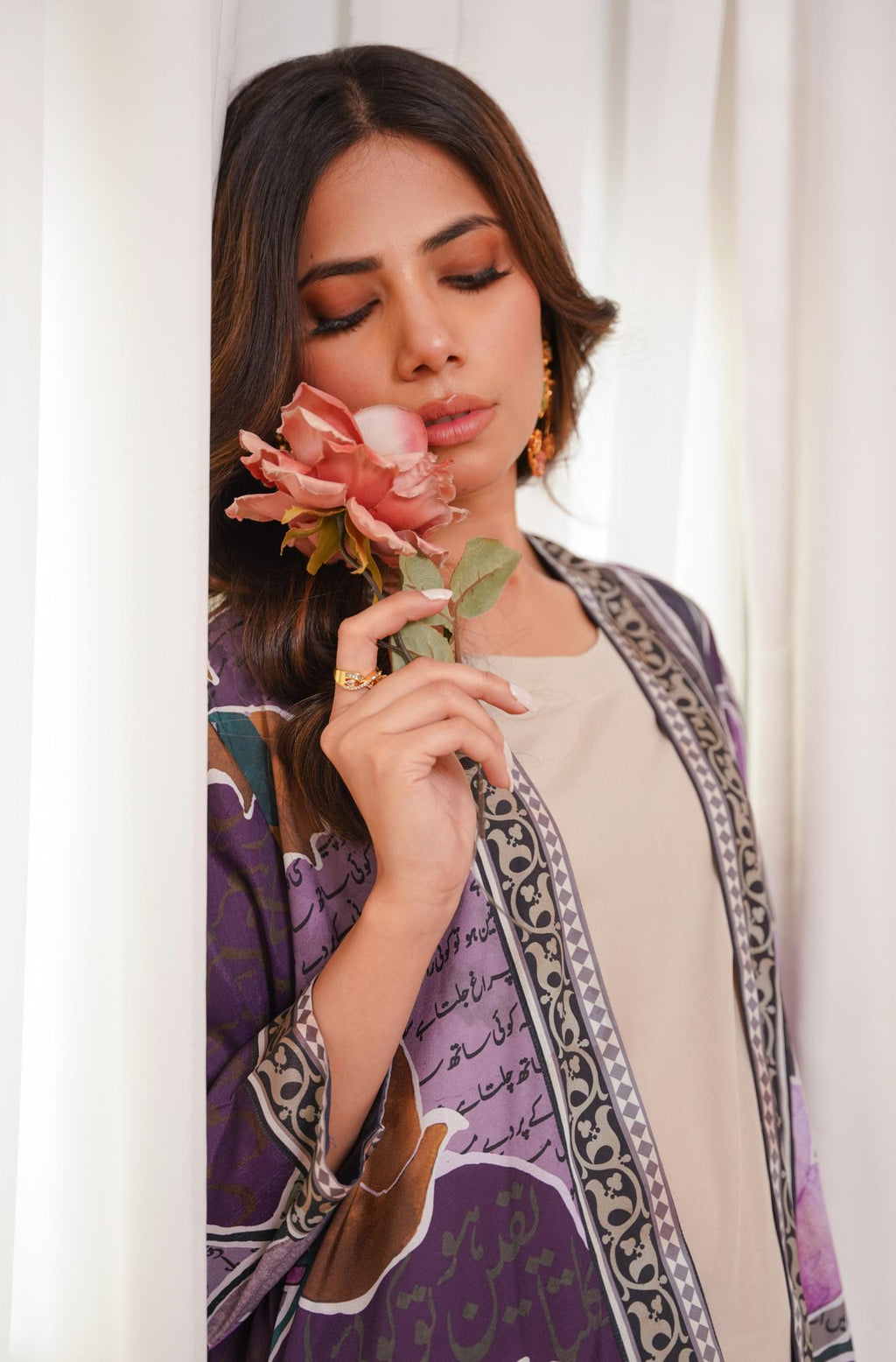 Dhanak Shrug - Shades Of Purple