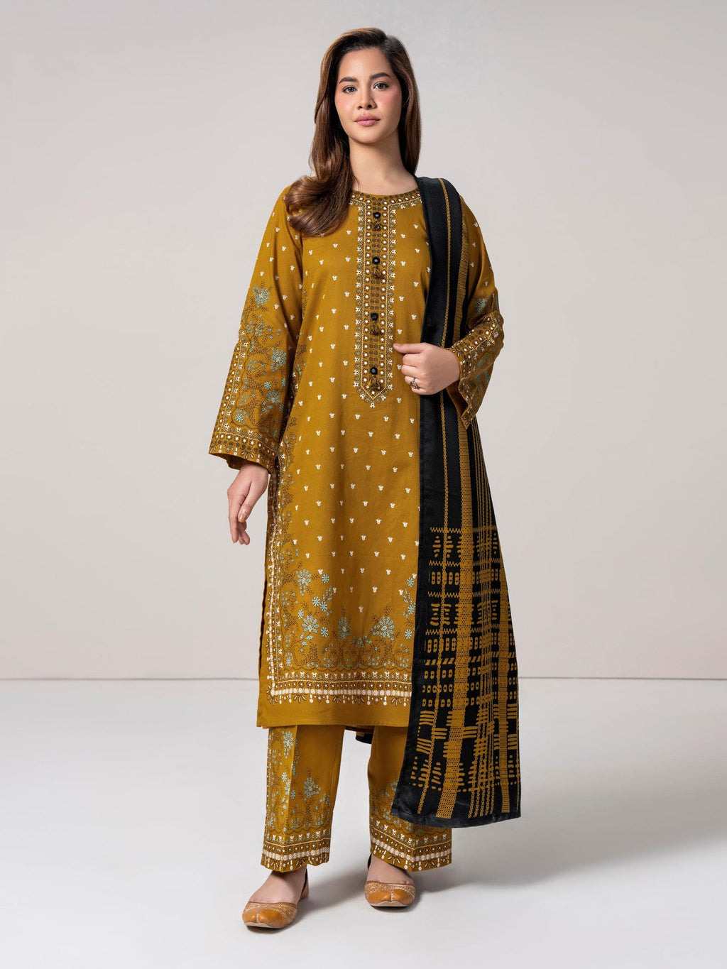 3 Piece Khaddar Suit (Pret)
