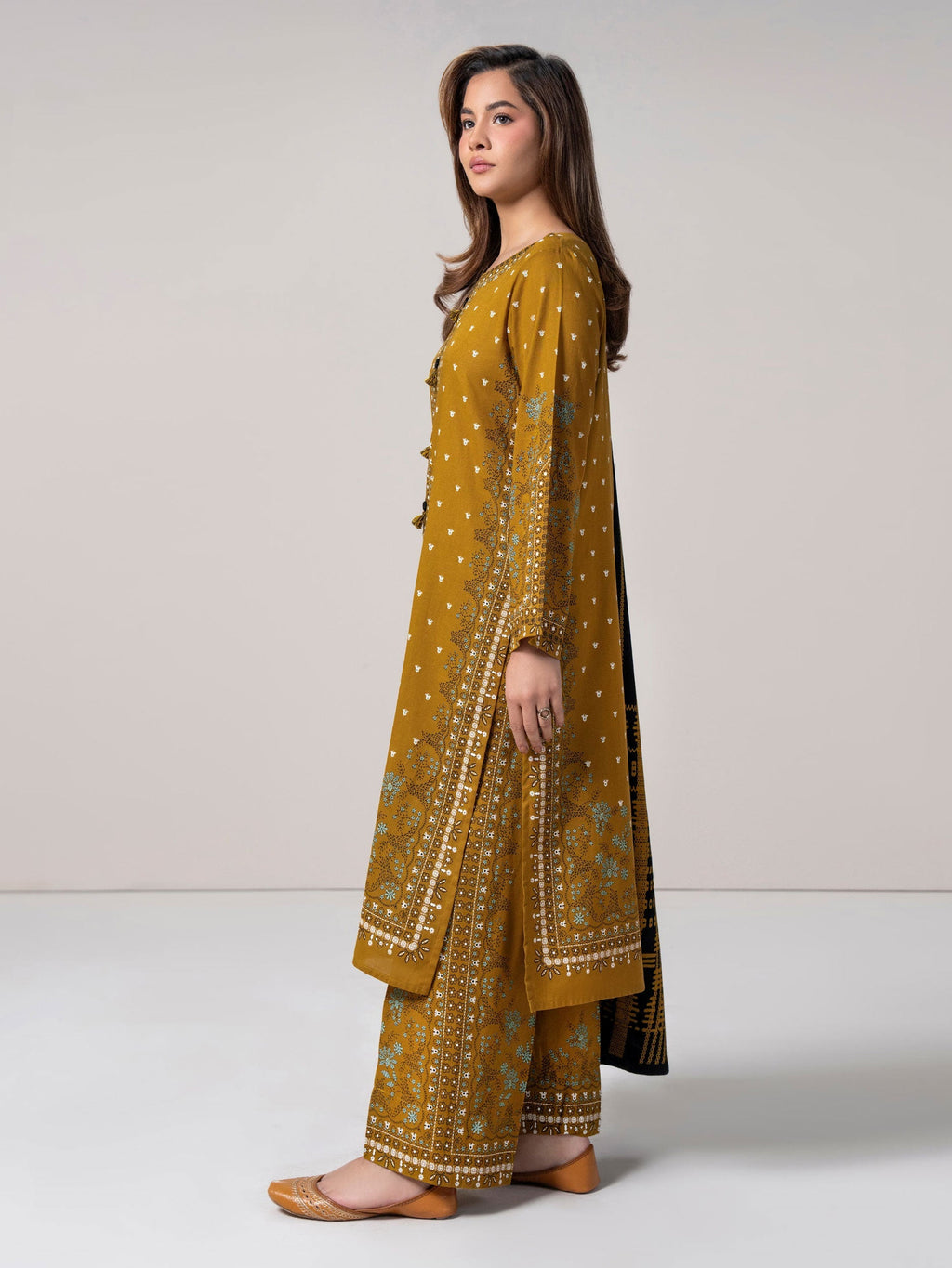 3 Piece Khaddar Suit (Pret)