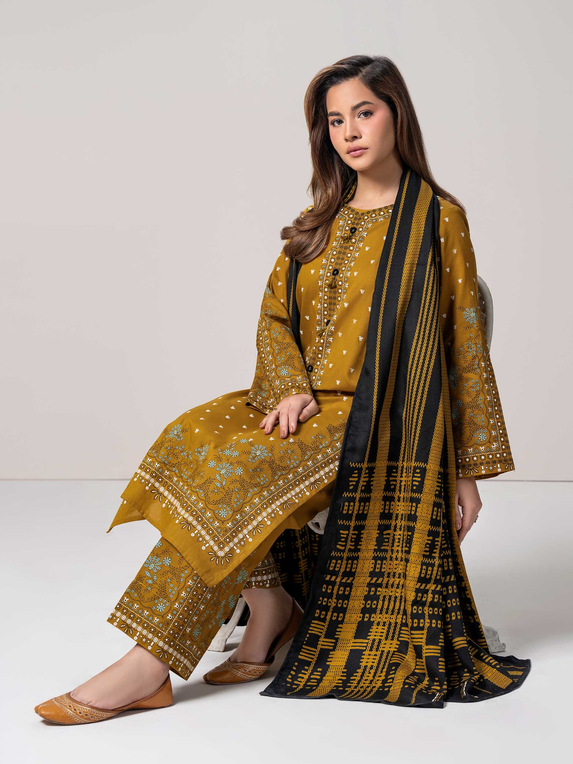 3 Piece Khaddar Suit (Pret)