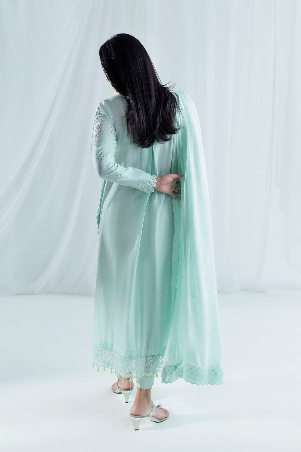 UAE-3 Piece Embroidered Lawn Suit with Borders, Bunches and Silk Dupatta FE-52079