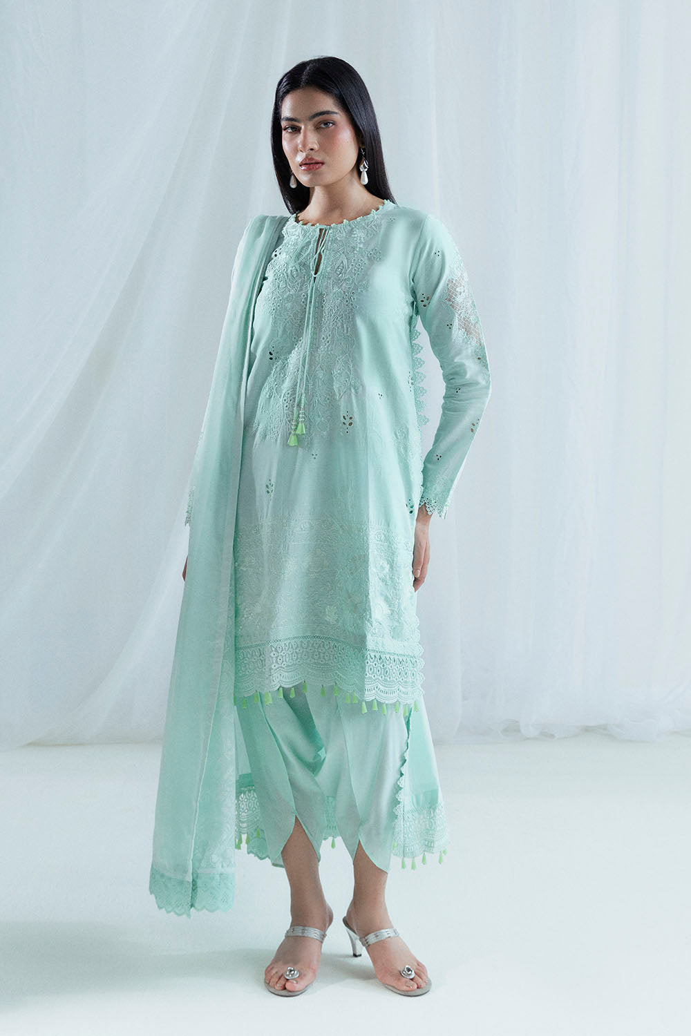 UAE-3 Piece Embroidered Lawn Suit with Borders, Bunches and Silk Dupatta FE-52079