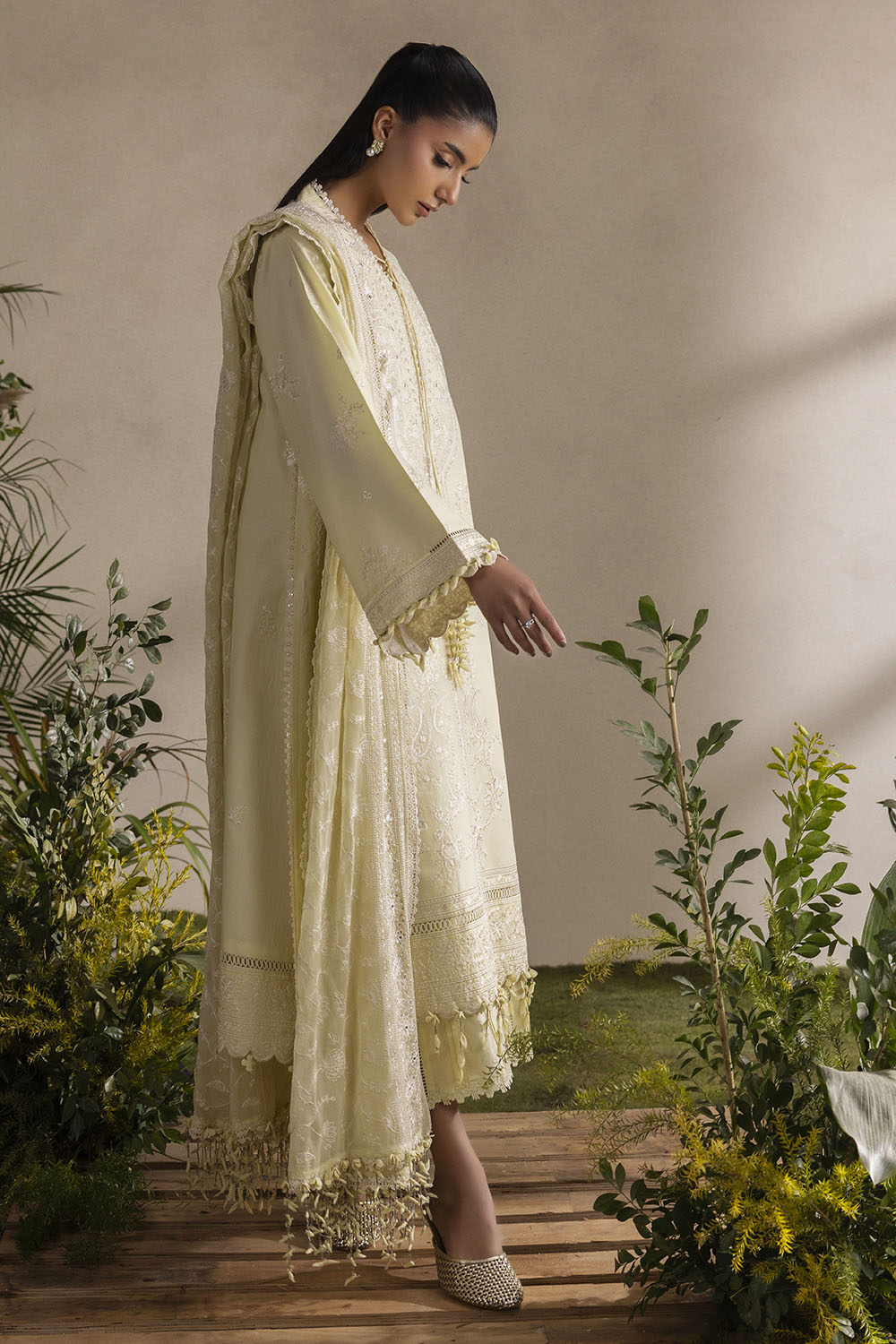 UAE-3 Piece Embroidered Lawn Suit with Embroidered Chiffon Dupatta PM-62004
