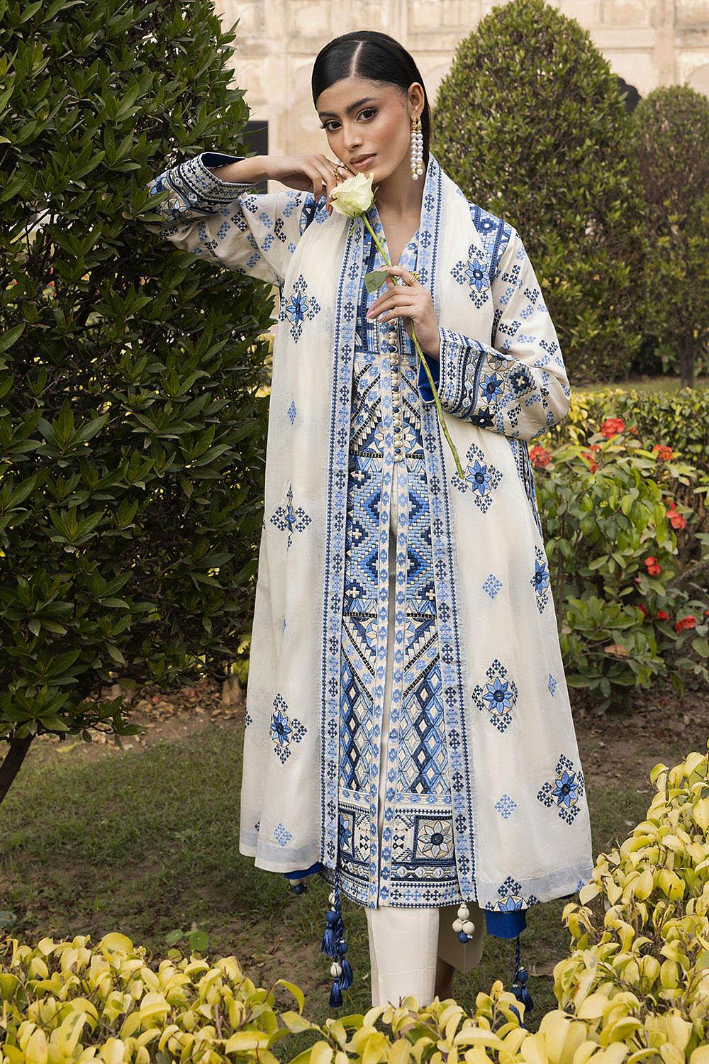 UAE-3 Piece Embroidered Lawn Suit with Embroidered Borders CL-52450