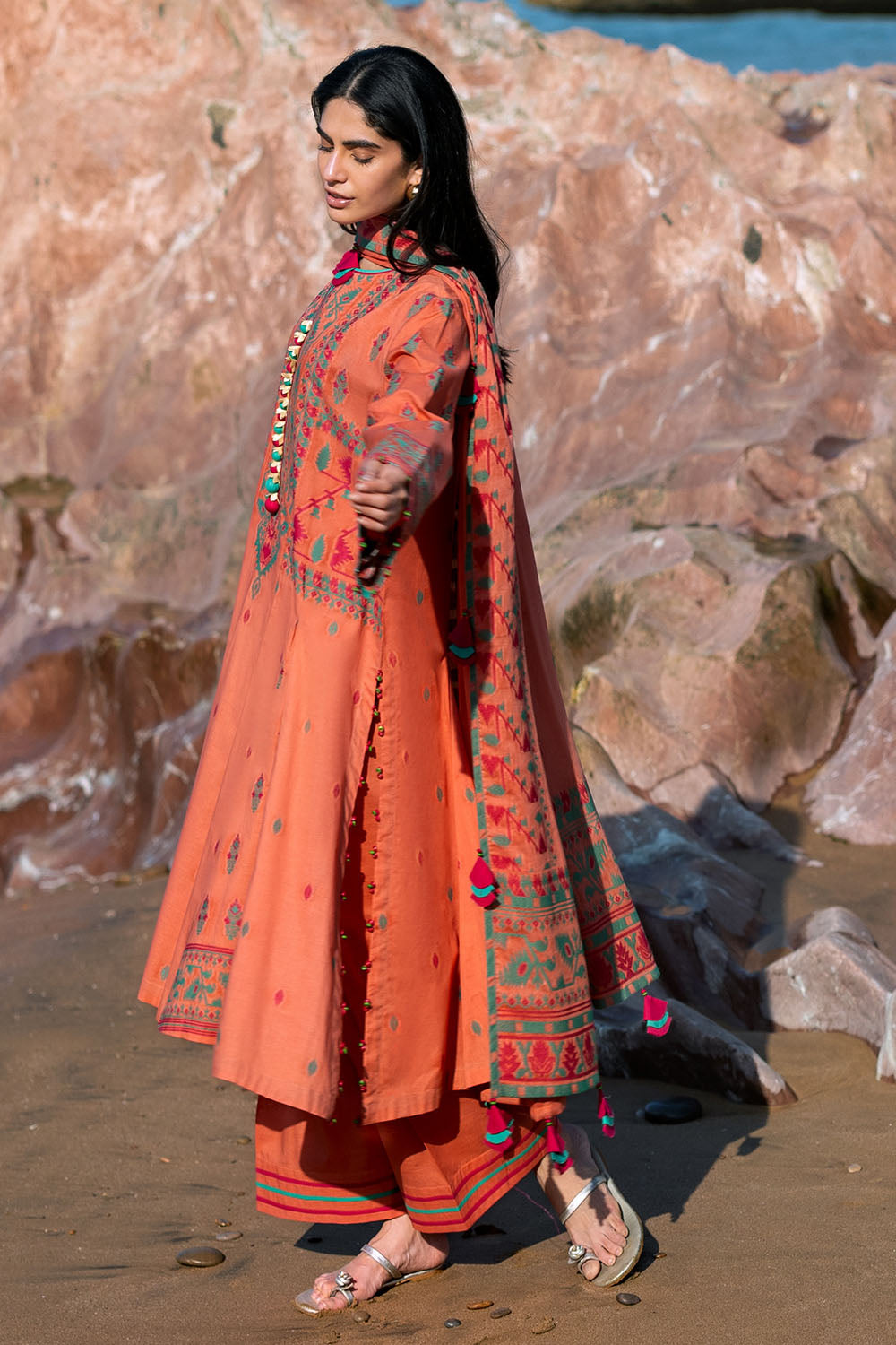 UAE-3 Piece Jacquard Suit with Jacquard Dupatta MJ-52011
