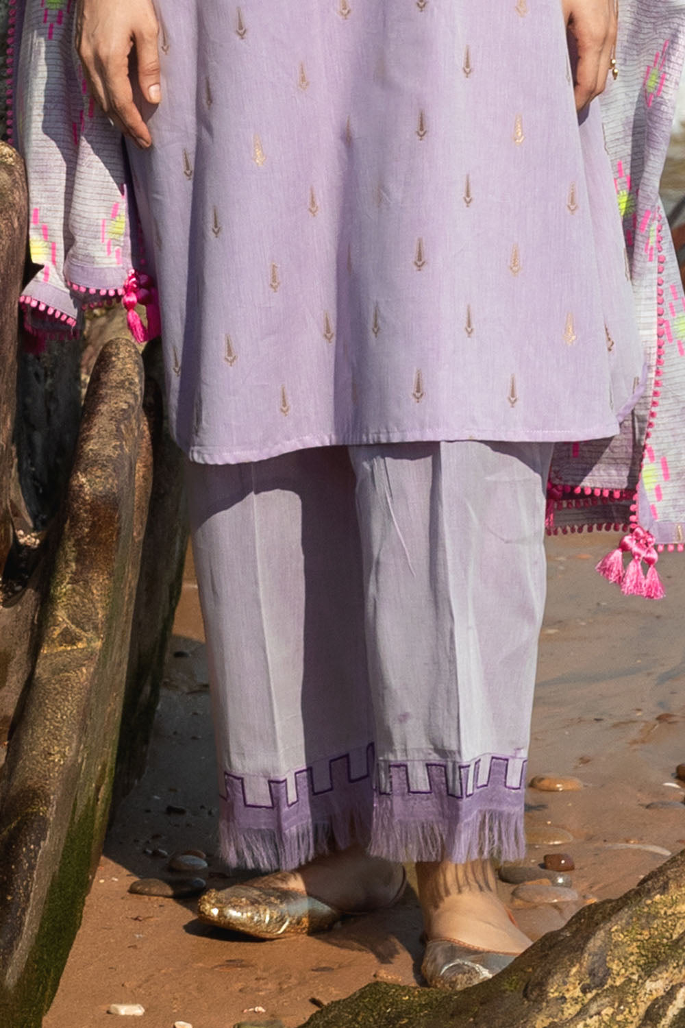 UAE-3 Piece Embroidered Yarn Dyed Jacquard Suit with Lacquer Printed Jacquard Dupatta MJ-52017